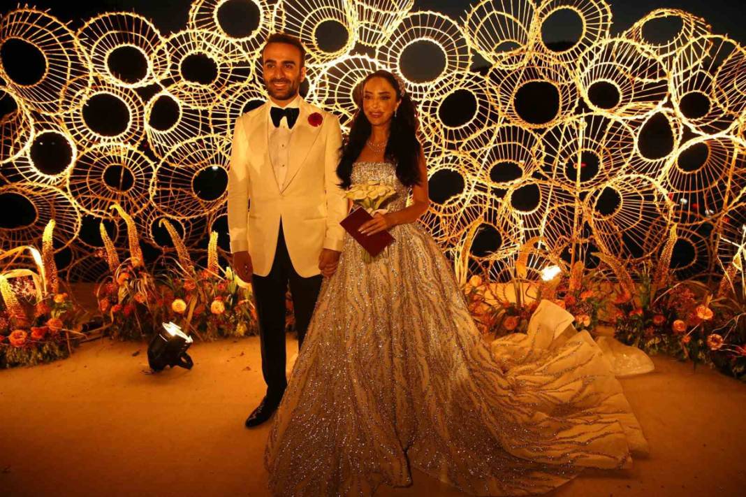 Gelin 48, gelinlik 70 kilo: Giymek için özel eğitim aldı 1