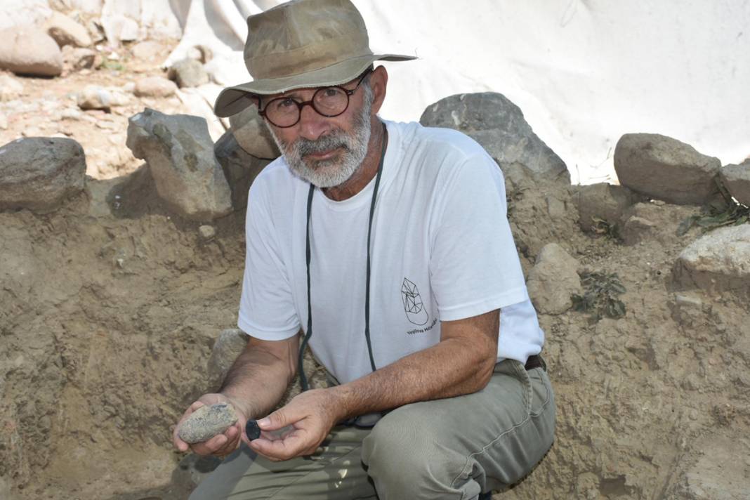 Tarihe ışık tutan iki taş! İzmir'in göbeğinde heyecanlandıran keşif 5