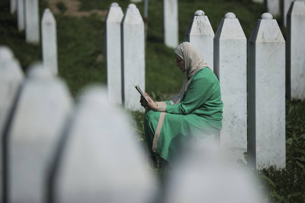 Bosna Hersek'in 28 yıldır kanayan yarası: Srebrenitsa'da katledilenler defnedilecek 9