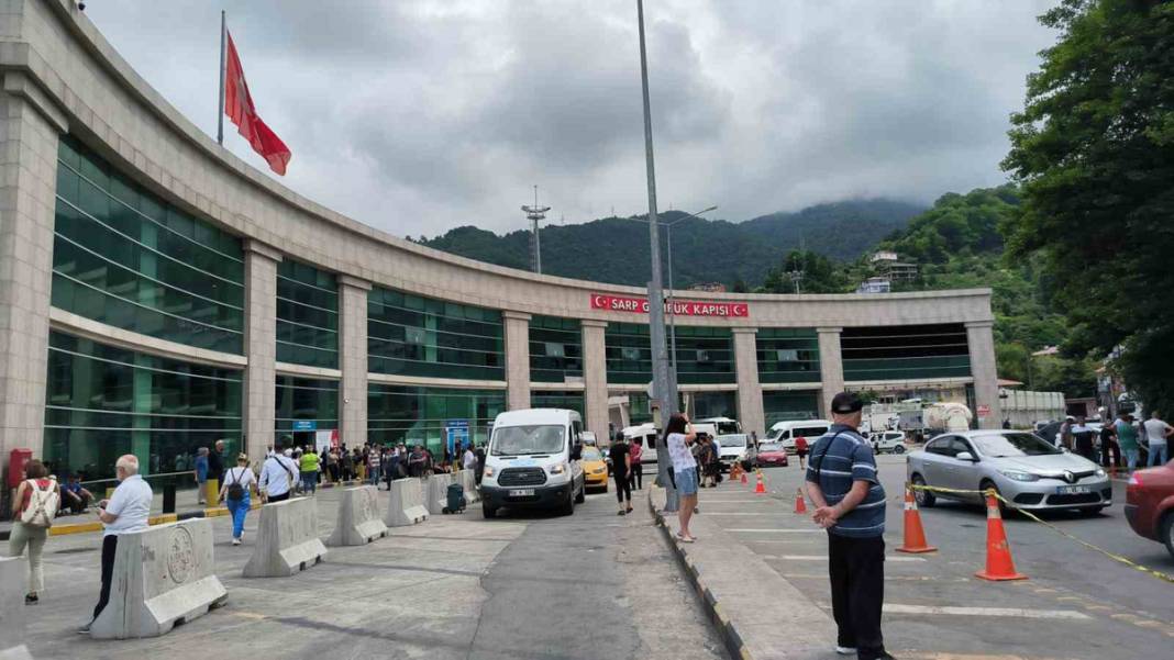 Sınır kapısında IMEI izdihamı! Yüzde 230 zammı duyan koştu 1