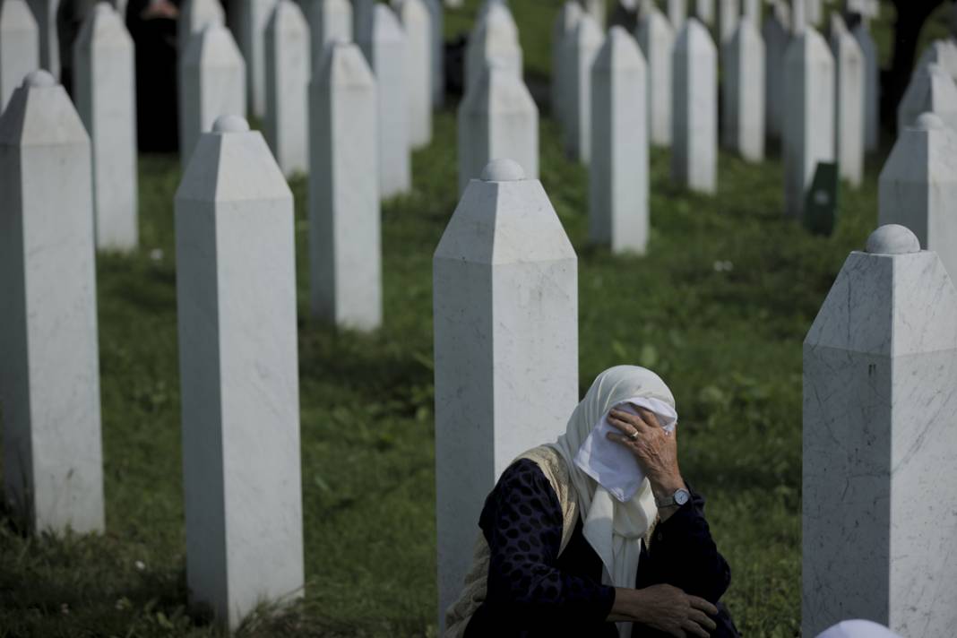 Bosna Hersek'in 28 yıldır kanayan yarası: Srebrenitsa'da katledilenler defnedilecek 10