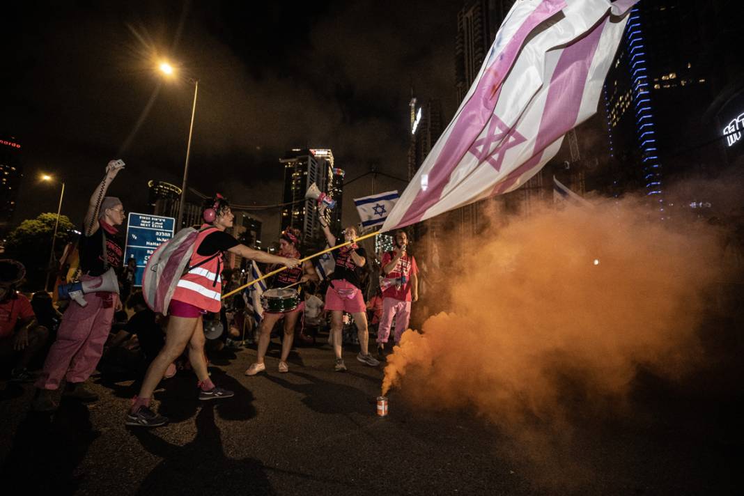 'Yargı reformu' protestoları 27. haftasında: İsrail polisinden TOMA'lı müdahale 12