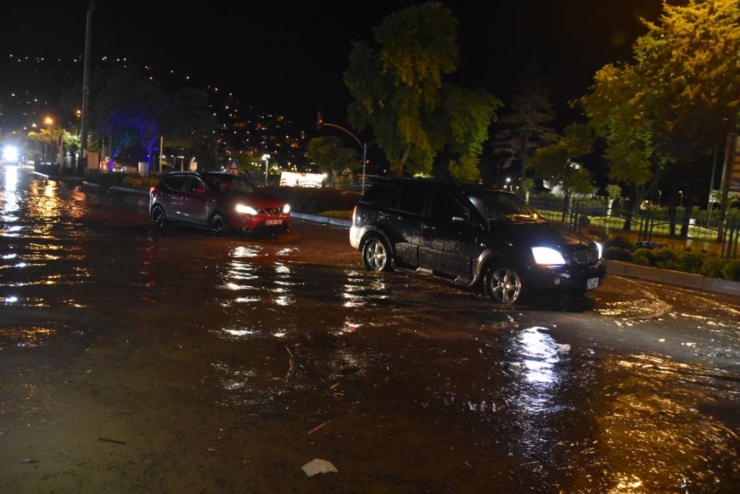 Ordu'yu hem sel hem heyelan vurdu! 18