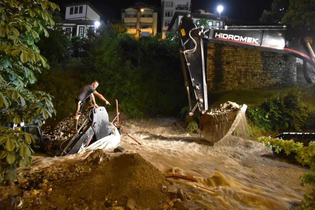 Ordu'yu hem sel hem heyelan vurdu! 4