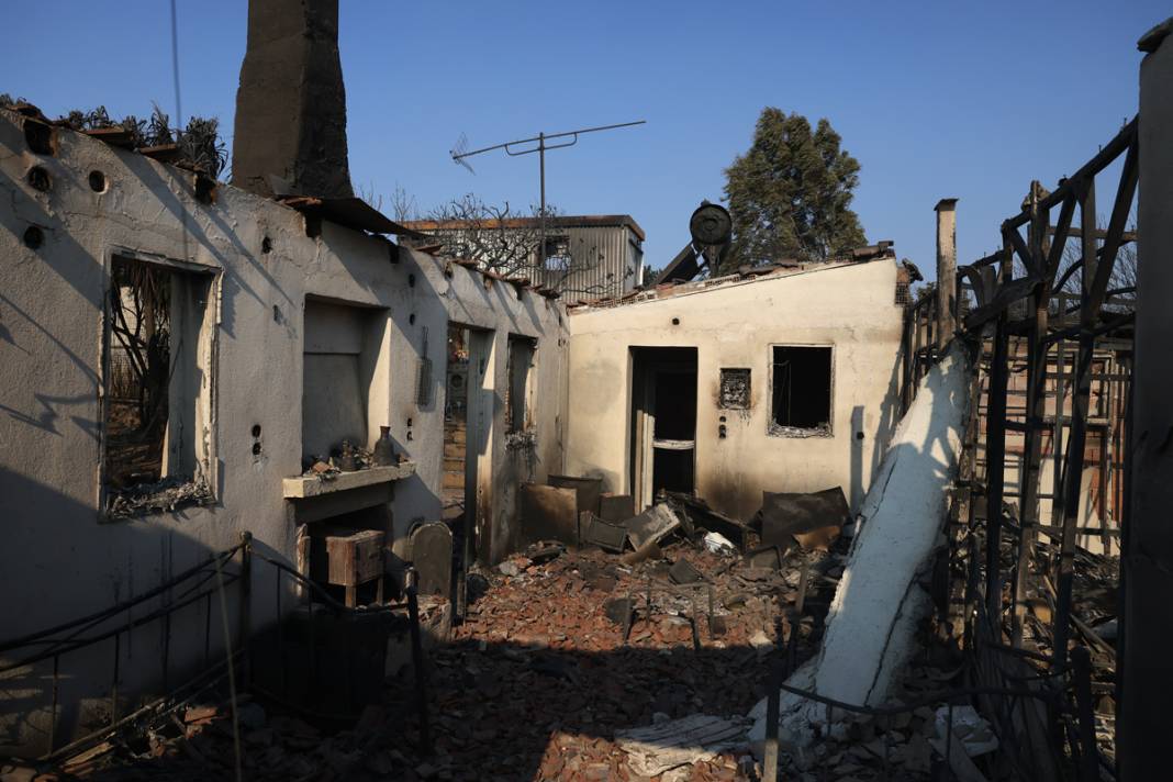 Yunanistan yedi gündür alevlere teslim: 40 bin kişi tahliye edildi 25