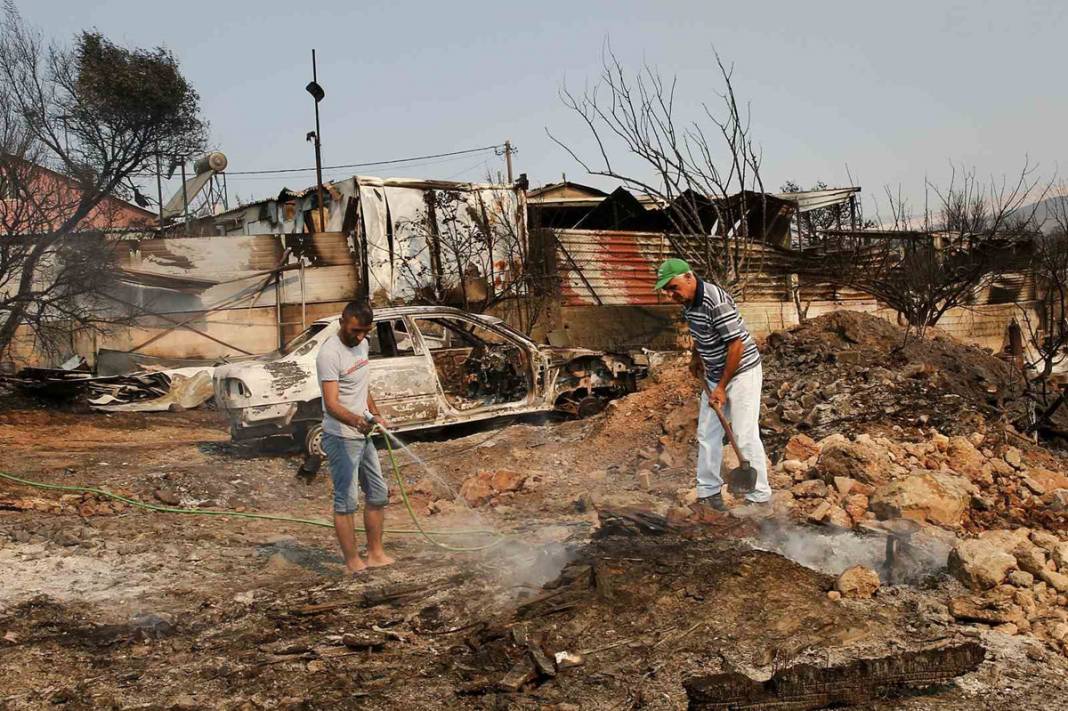 Yunanistan yedi gündür alevlere teslim: 40 bin kişi tahliye edildi 24
