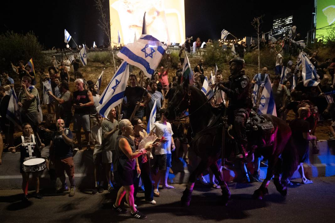 İsrail'de 'yargı' krizi: Netanyahu da halk da geri adım atmıyor 13