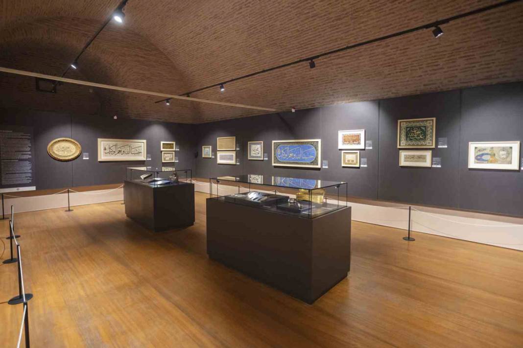 Hepsi Topkapı Sarayı depolarından çıktı: Büyüleyici eserler 'Hazine Koğuşu'nda 10