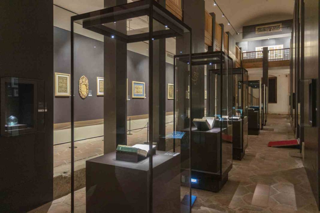 Hepsi Topkapı Sarayı depolarından çıktı: Büyüleyici eserler 'Hazine Koğuşu'nda 2