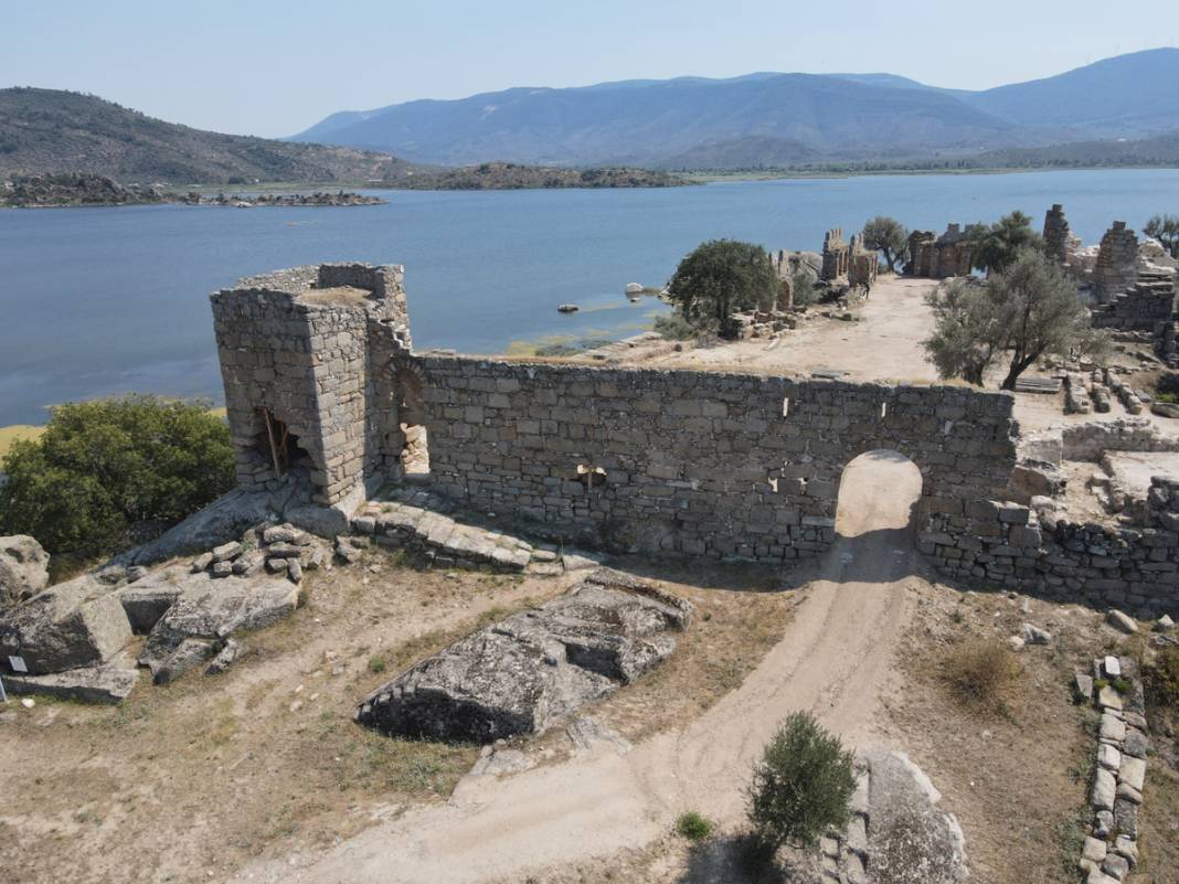 Herakleia Antik Kenti'nde 7 mekandan oluşan bir ev ortaya çıktı 11