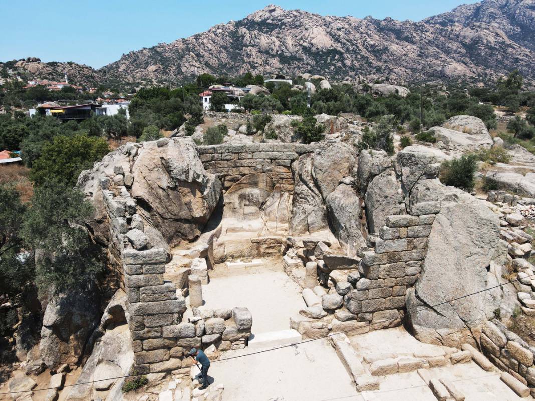 Herakleia Antik Kenti'nde 7 mekandan oluşan bir ev ortaya çıktı 7