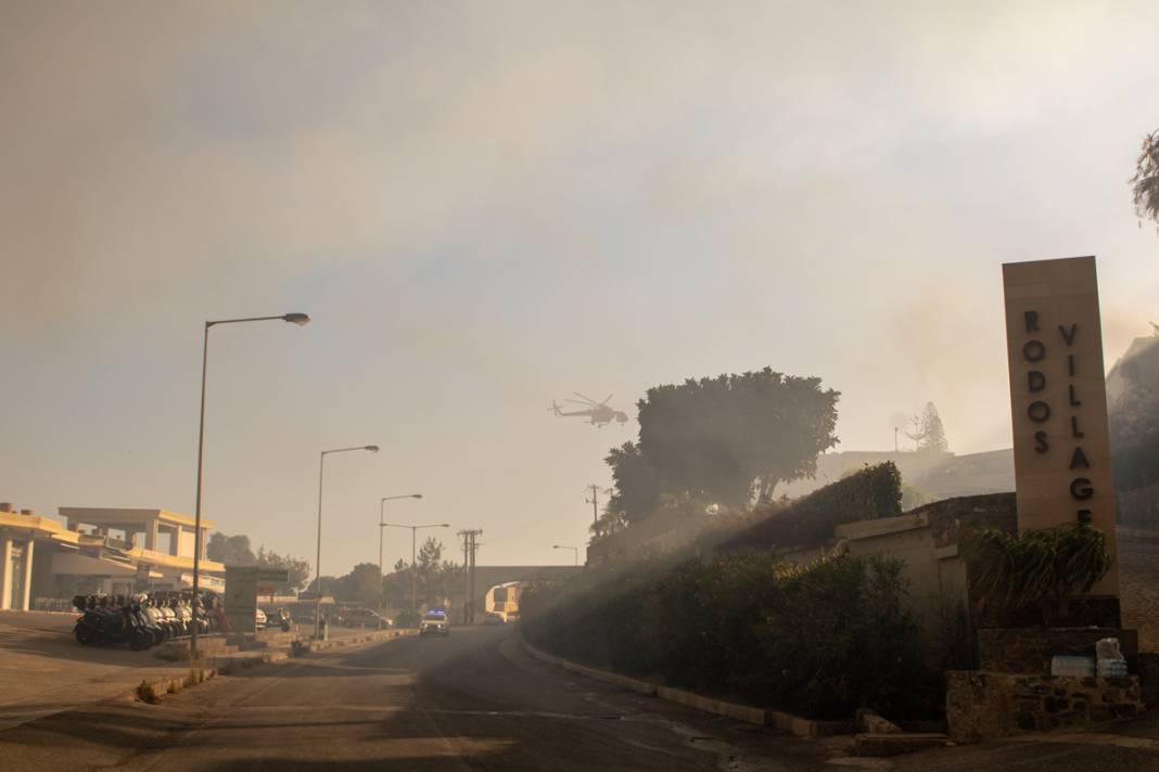 Rodos'taki yangın altıncı gününde: Binlerce kişi tahliye edildi 5