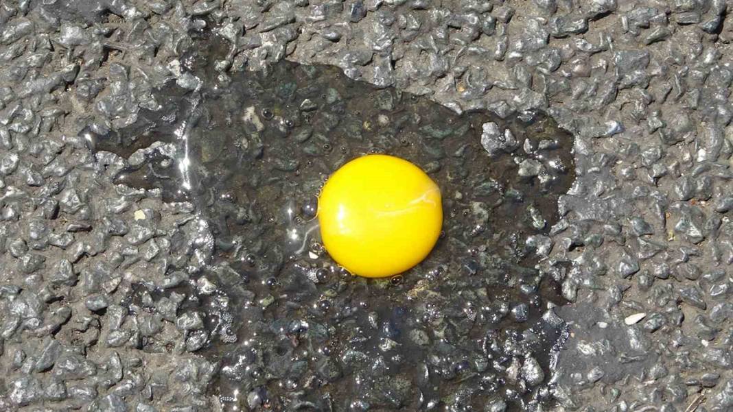 İstanbul’da sıcaklık 38 dereceyi aştı! Taksim'de asfaltta yumurta 6