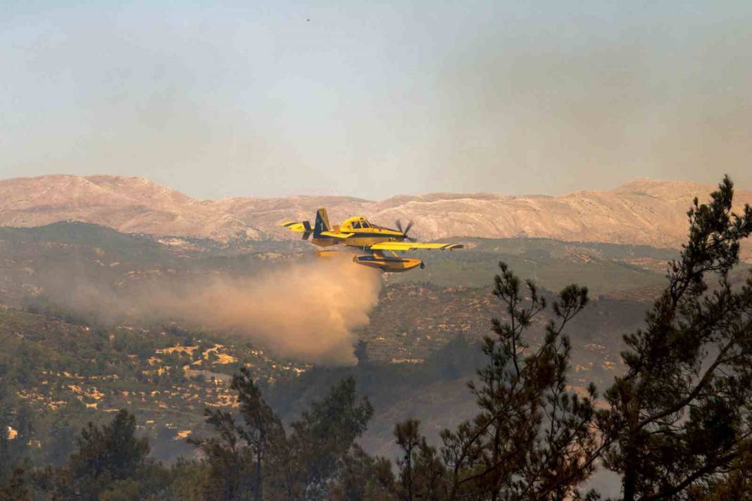 Yunanistan yedi gündür alevlere teslim: 40 bin kişi tahliye edildi 8