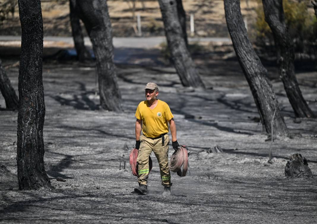 Kınık'taki görüntüler yürekleri burktu: Yangının bilançosu ortaya çıktı 14