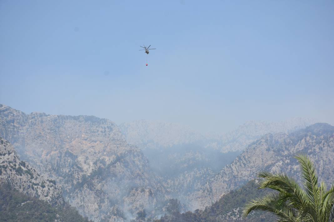 Kemer 5 gündür alevlere teslim: Havadan ve karadan müdahale sürüyor 2