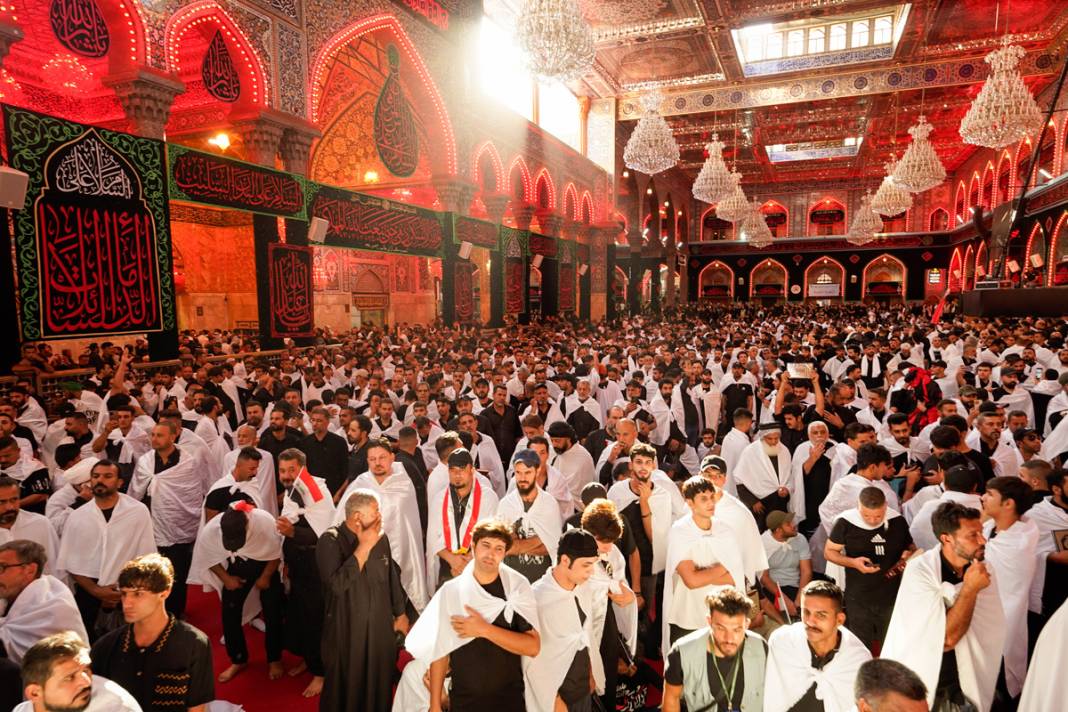 Kur'an yakma eylemleri Kerbela'da protesto edildi: Binlerce Sadr destekçisi katıldı 16