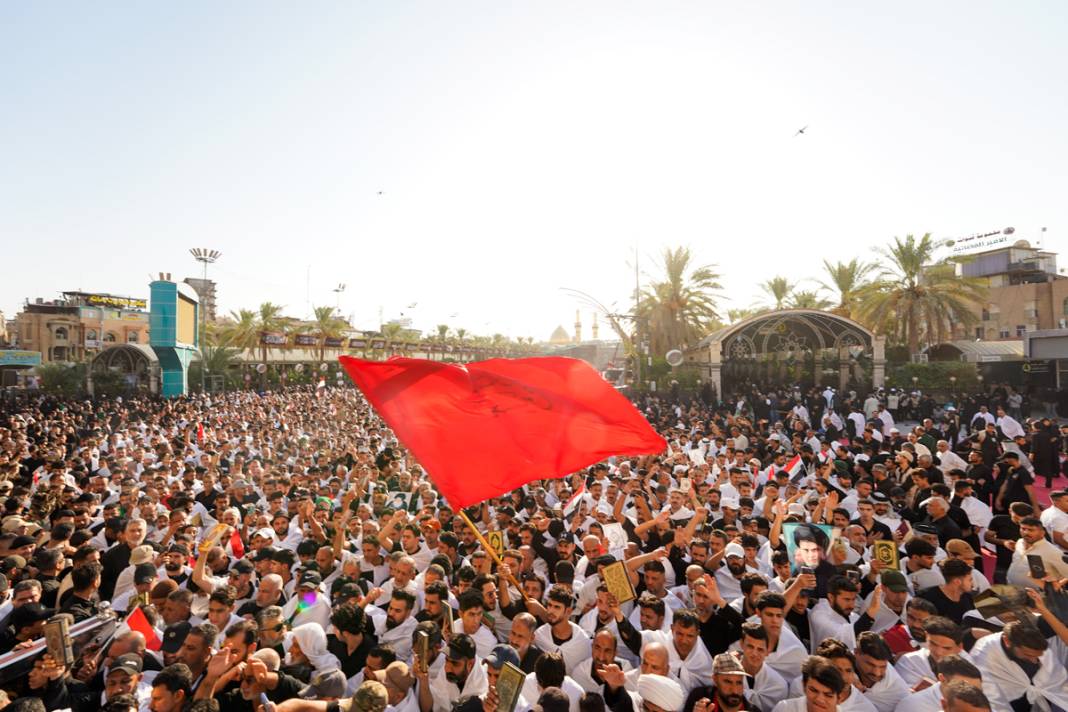 Kur'an yakma eylemleri Kerbela'da protesto edildi: Binlerce Sadr destekçisi katıldı 11