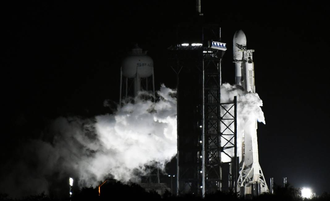 SpaceX, Jupiter 3/EchoStar uydusunu fırlattı 2