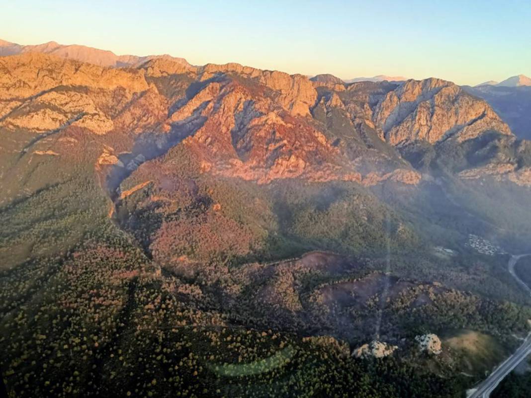 Kemer'deki yangının faturası ortaya çıktı: 420 futbol sahası küle döndü 1