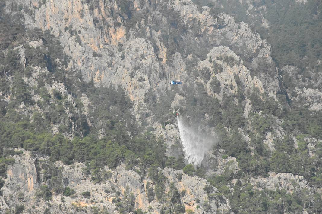 Kemer 5 gündür alevlere teslim: Havadan ve karadan müdahale sürüyor 10
