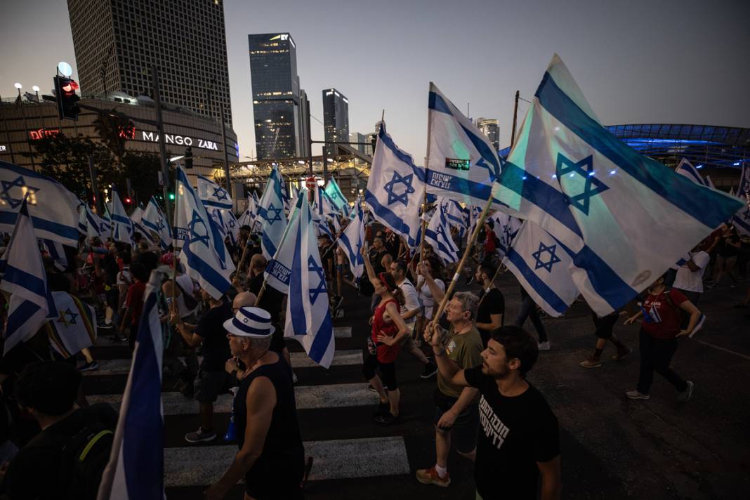 Netanyahu vazgeçmiyor İsrailliler direniyor: Kritik haftada meydan eylemcilerin 22