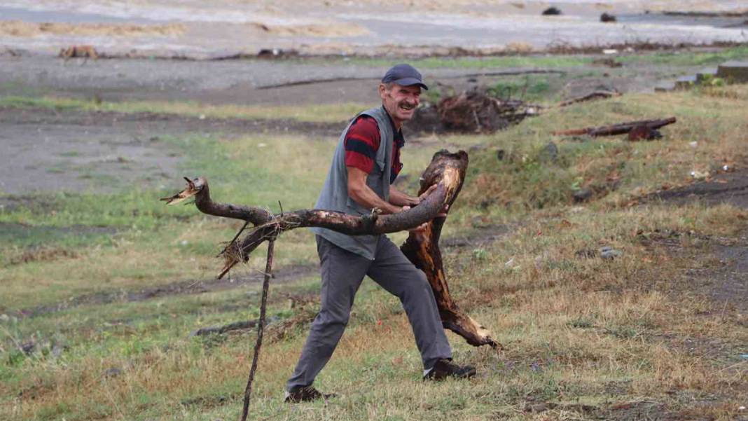 'Kırmızı kod' uyarısı yapılmıştı: Dereler taştı, yollar göle döndü, evleri su bastı! 9