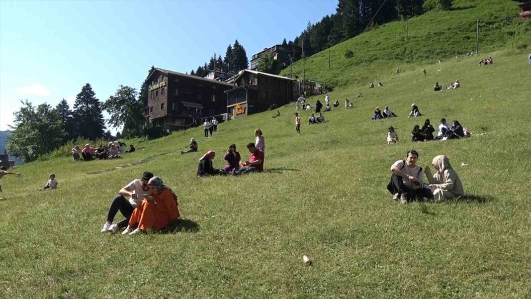 Ayder Yaylası bayram tatili boyunca binlerce kişiyi ağırladı 4