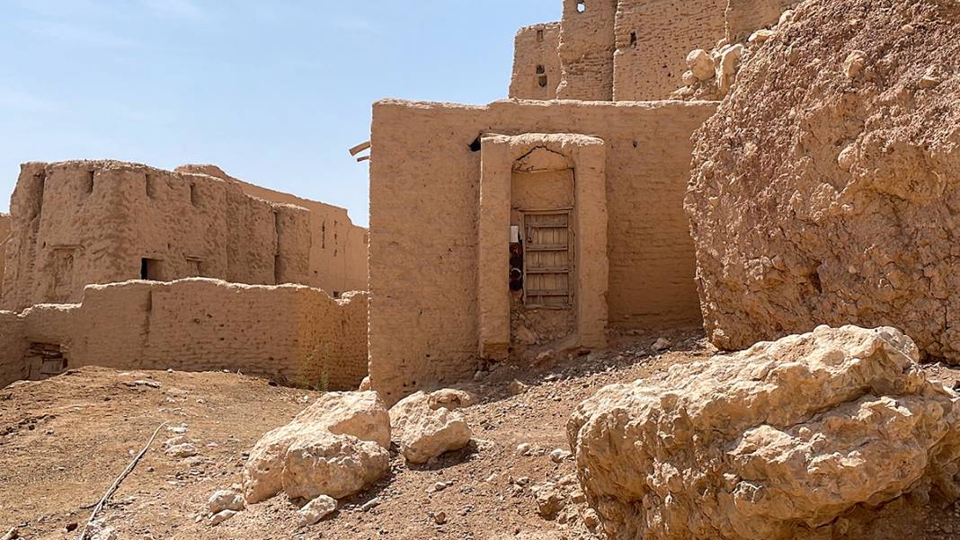 Yemen'in tarihi kerpiç evleri doğal güzelliğiyle ziyaretçileri mest ediyor 4