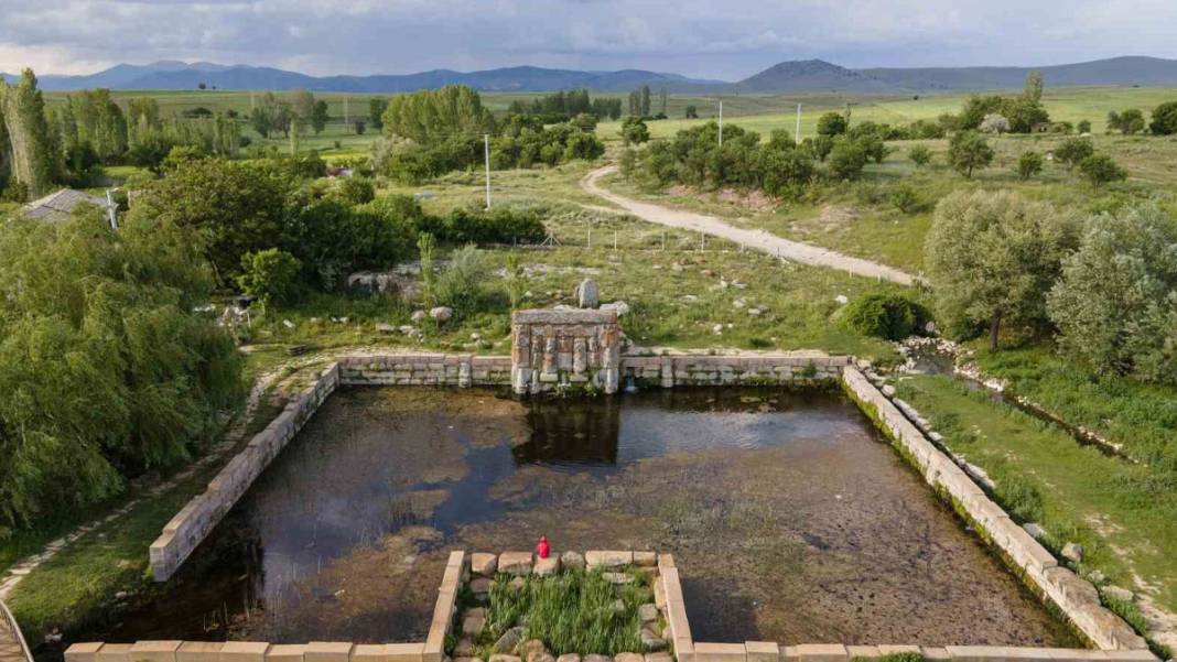 Dünyada bir benzeri yok! Konya'da görenleri büyüleyen tapınak 10