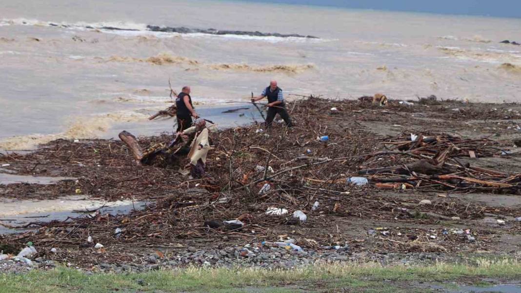 'Kırmızı kod' uyarısı yapılmıştı: Dereler taştı, yollar göle döndü, evleri su bastı! 7