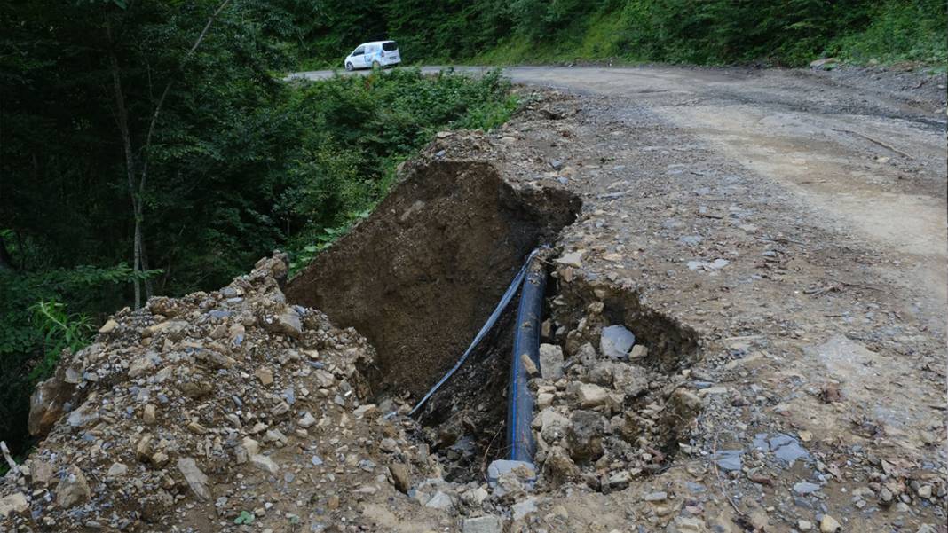 'Kırmızı kod' uyarısı yapılmıştı: Dereler taştı, yollar göle döndü, evleri su bastı! 5