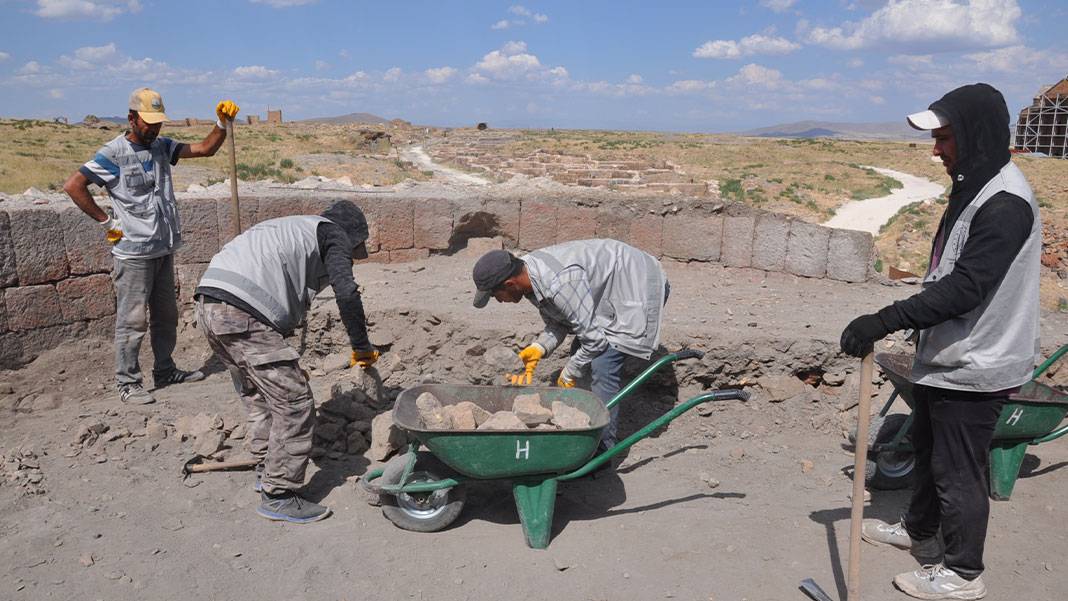 Ani'nin saklı tarihi gün yüzüne çıkarılıyor 11