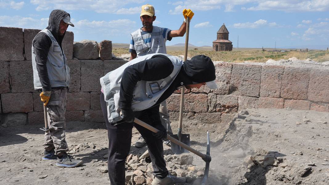 Ani'nin saklı tarihi gün yüzüne çıkarılıyor 13