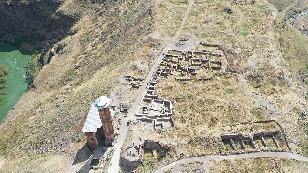 Ani'nin saklı tarihi gün yüzüne çıkarılıyor 14