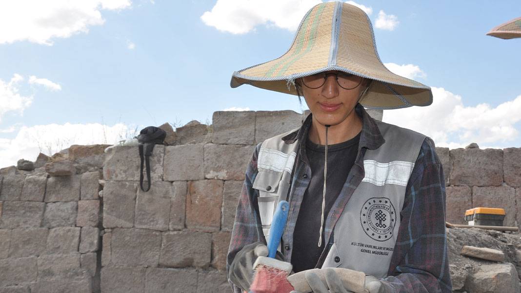 Ani'nin saklı tarihi gün yüzüne çıkarılıyor 22