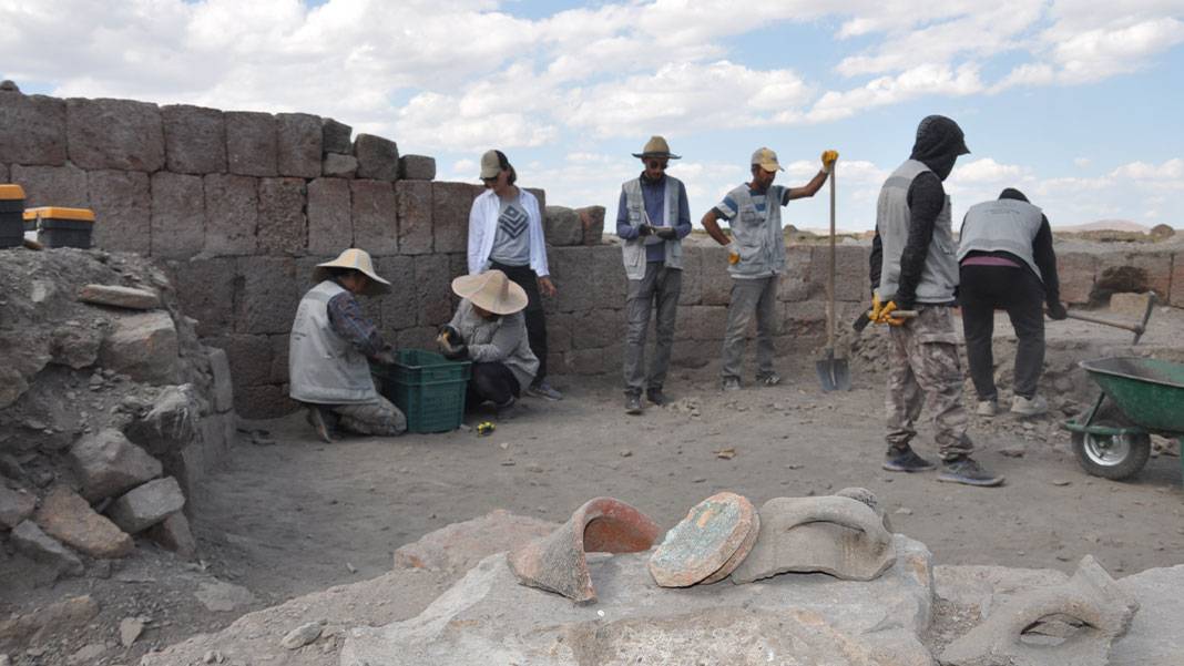 Ani'nin saklı tarihi gün yüzüne çıkarılıyor 23