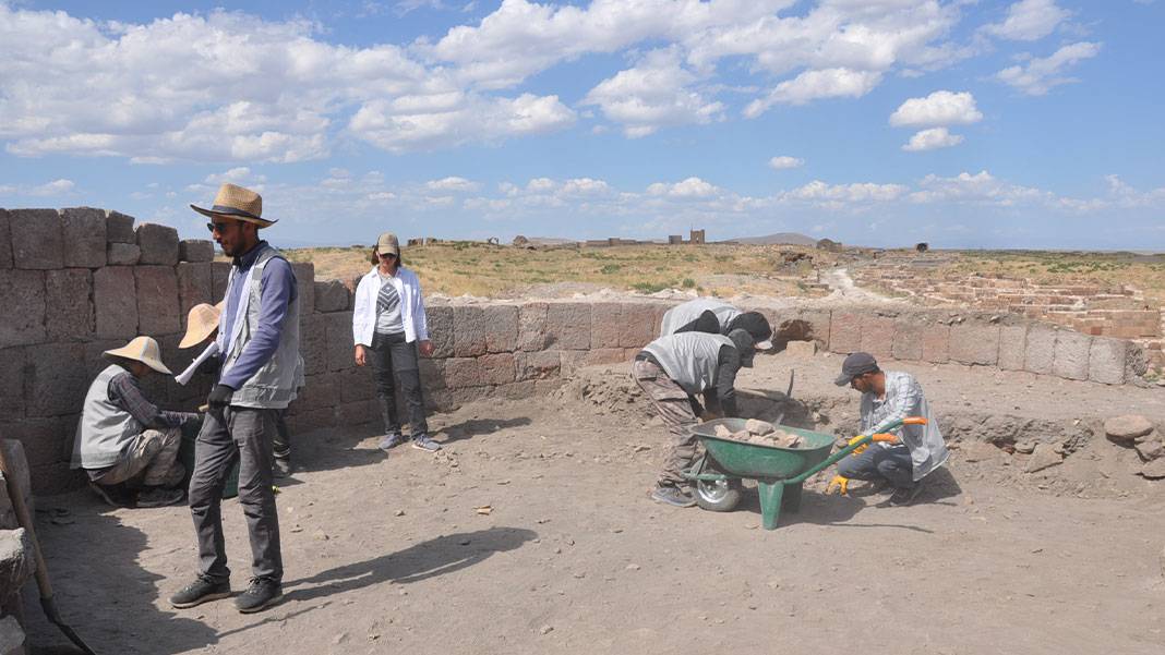 Ani'nin saklı tarihi gün yüzüne çıkarılıyor 7
