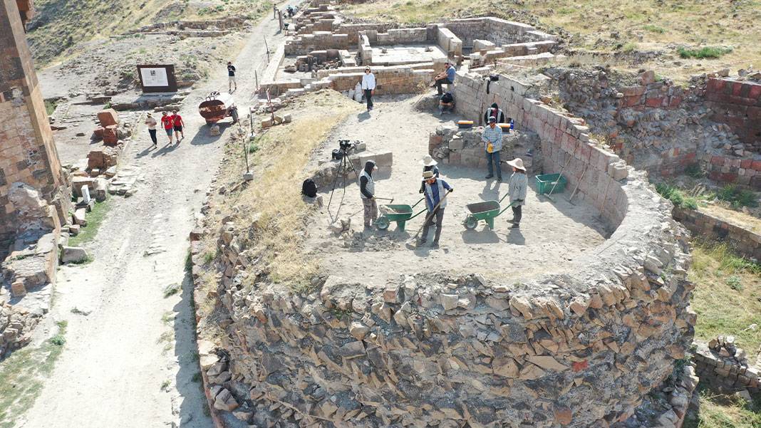 Ani'nin saklı tarihi gün yüzüne çıkarılıyor 2