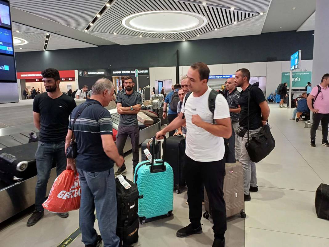 Nijer'deki Türk vatandaşları Türkiye'ye döndü 9