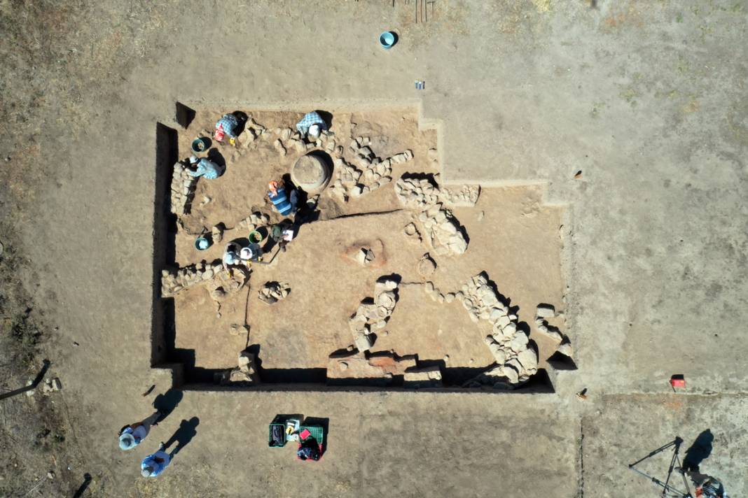 Tepecik Höyüğü'nde müthiş 'sürpriz': 14. yüzyılda saray ve mabet olarak kullanılıyordu 9