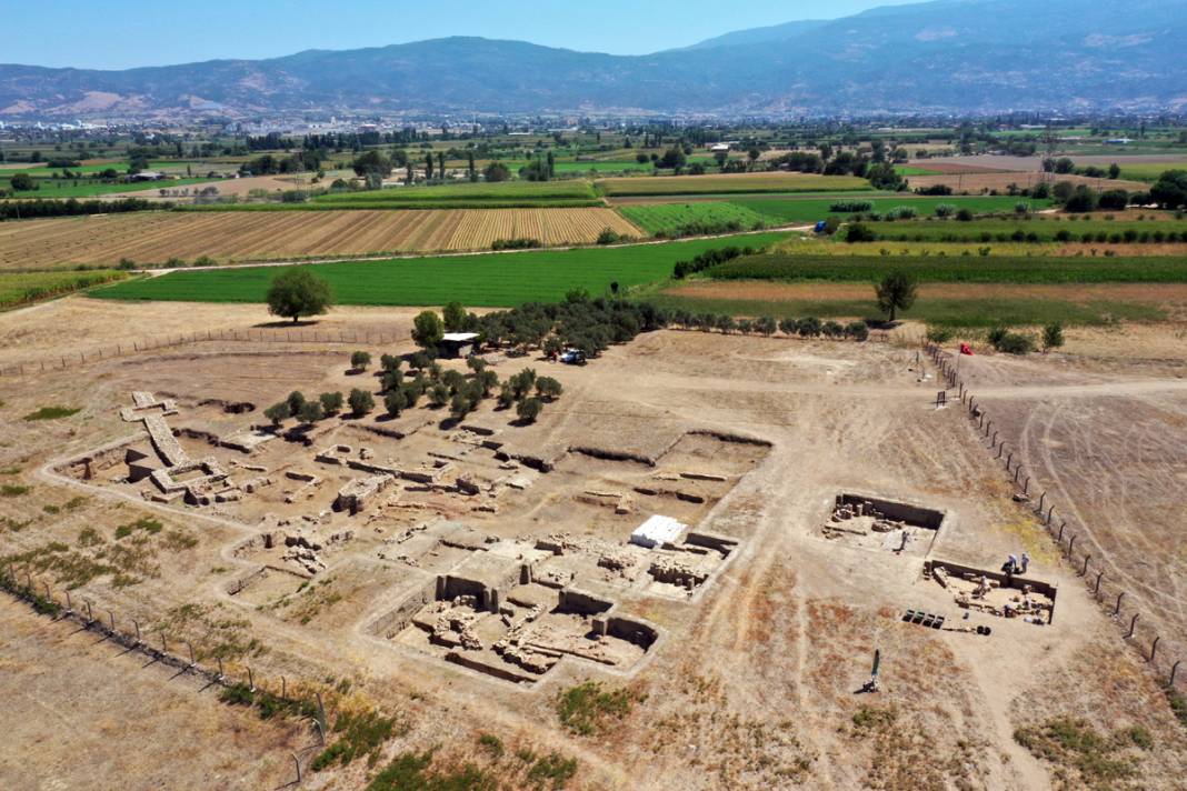 Tepecik Höyüğü'nde müthiş 'sürpriz': 14. yüzyılda saray ve mabet olarak kullanılıyordu 4