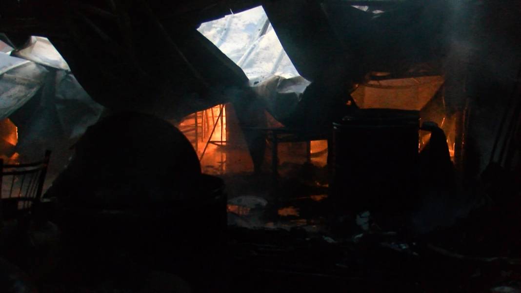 Bursa'da ısı yalıtım fabrikasında yangın 4