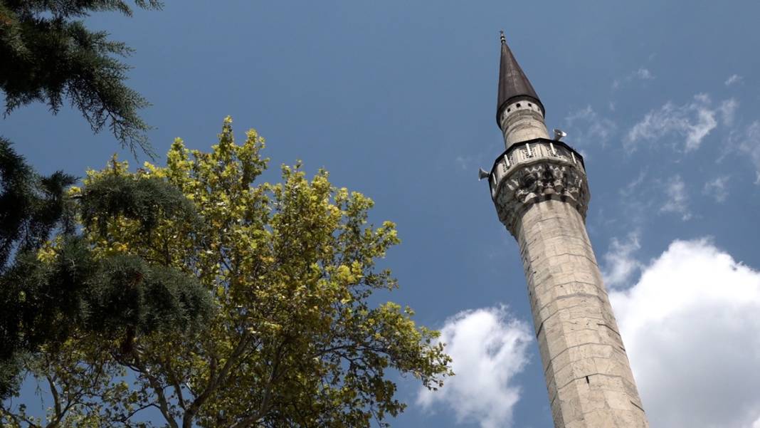 Üsküp’ü fetheden komutanın torunu dikti... Kuzey Makedonya’daki cami avlusunda 550 yıldır ayakta 7