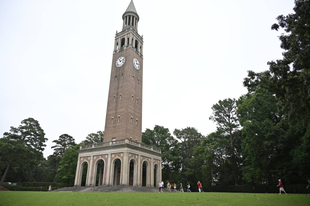 ABD'de üniversitedeki silahlı saldırıda 1 öğretim görevlisi hayatını kaybetti 10
