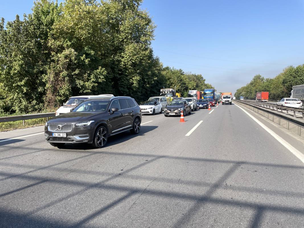 Anadolu Otoyolu'nda zincirleme kaza: Araçlar birbirine girdi, ulaşım aksadı 1