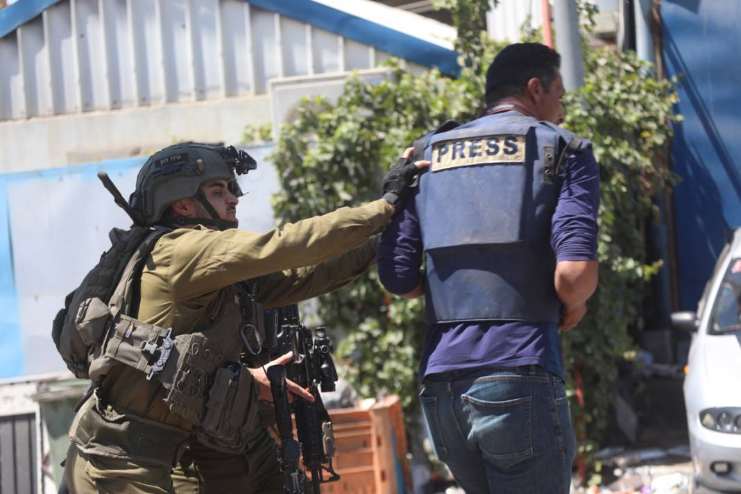 İsrail güçleri Batı Şeria'da bir Filistinliyi öldürdü: Çevrede geniş çaplı güvenlik önlemi alındı 12