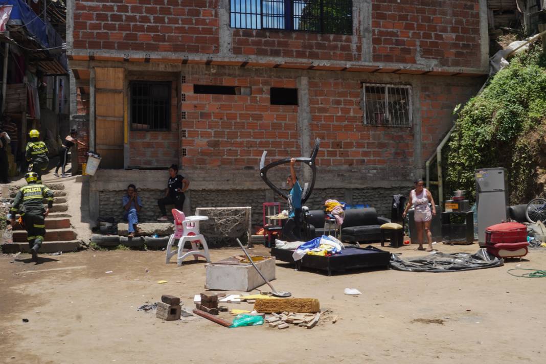 Kolombiya’da yangın dehşeti: 50’den fazla ev kül oldu 22