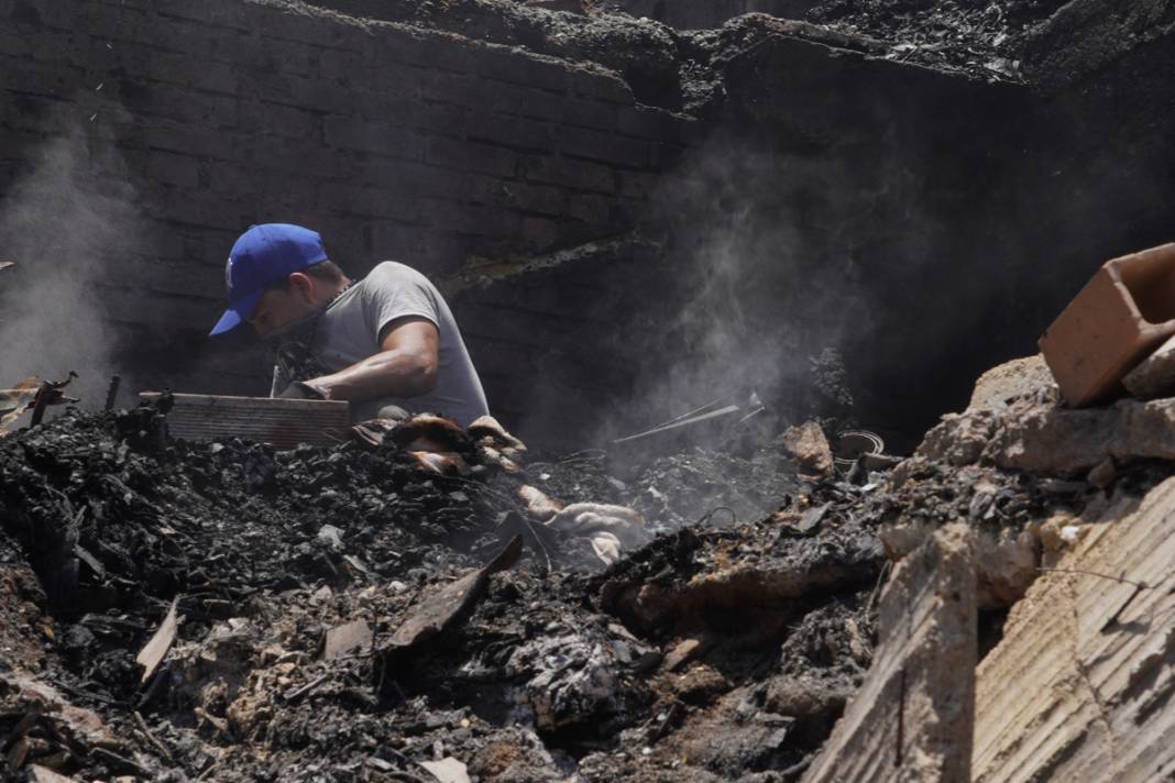 Kolombiya’da yangın dehşeti: 50’den fazla ev kül oldu 18