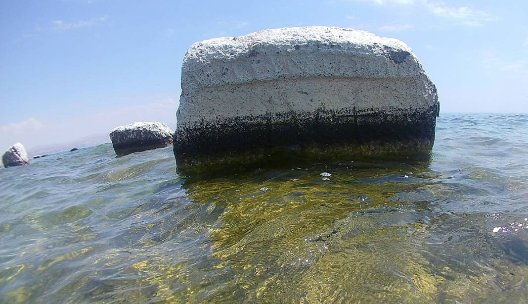 'Nuh tufanı burada oldu' Van Gölü'nde çözülmeyi bekleyen yeni gizem 25